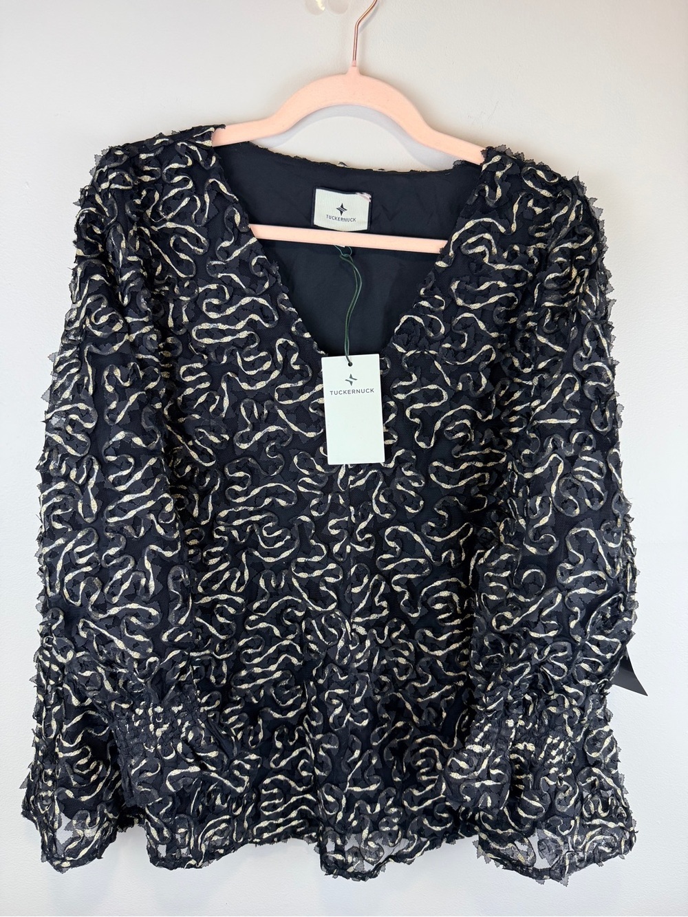 Tuckernuck Black Gold Textured Peplum Blouse Puff Sleeve Top NWT Large - Picture 6 of 10